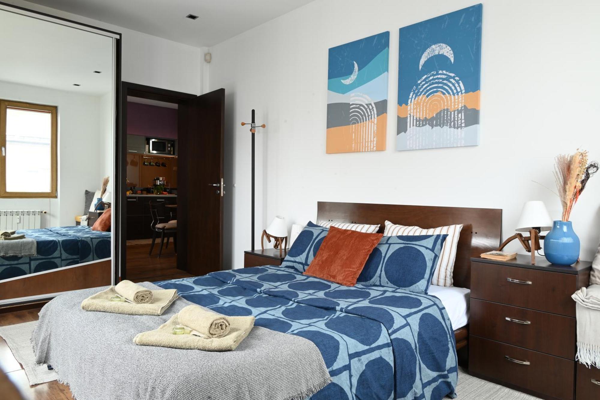Slaveykov Sqr Urbanlux Topcentre 2bdr Free Parking Apartment